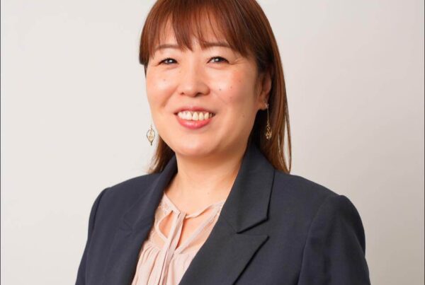 山田 真里
